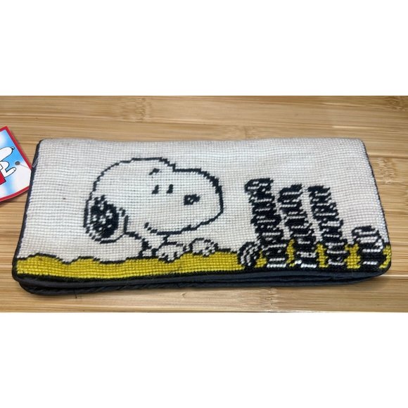 NWT Peanuts Snoopy Needlepoint Wallet Union Trading Retired New Womens Wallet - Picture 3 of 9